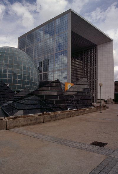 Edificios del barrio de La Defense, París, Île-de-France, Francia, Detalle de Johan Otto von & Andreu Paul (1938 2018) Spreckelsen