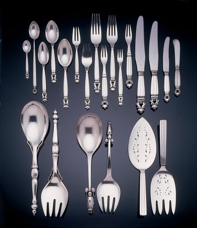 Servicio de cubiertos con patrón de bellota de Johan Rohde