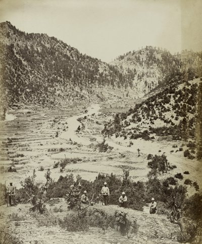 Vista de la ruta tomada por el ataque frontal de Peiwar Kotal, 1878-79 de John Burke