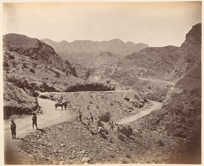 Paso de Landi Kotal mostrando la carretera hecha por los Zapadores y Mineros de la Reina, circa 1878 de John Burke