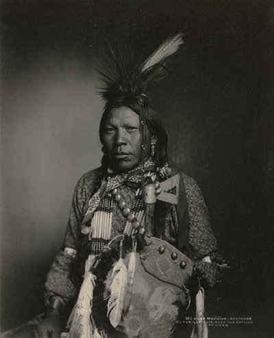 Runs Medicine, Arapahoe, 1898-1899 de John K. Rose