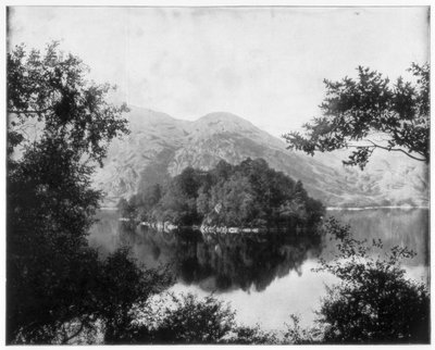 Isla de Ellen, Loch Katrine, Escocia, finales del siglo XIX de John L. Stoddard