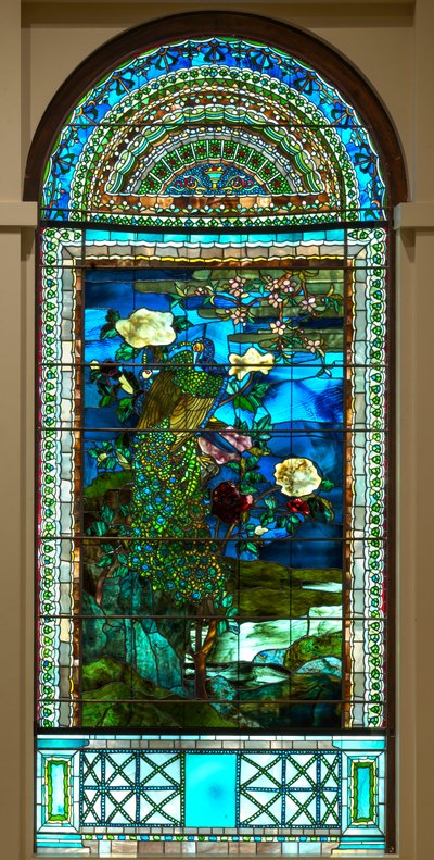 Pavos reales y peonías II de John La Farge