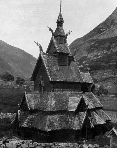 Iglesia de madera de Borgund en Noruega (siglo XII) de John Lawson Stoddard