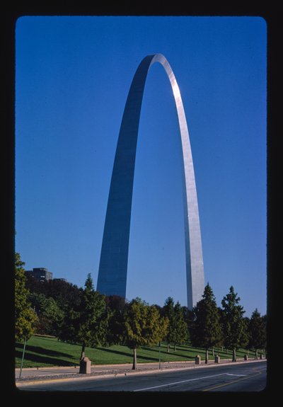 Gateway Arch, San Luis, Misuri, Estados Unidos de John Margolies