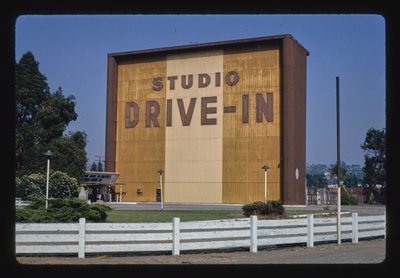Studio Drive-In, Culver City, California, EE.UU. de John Margolies