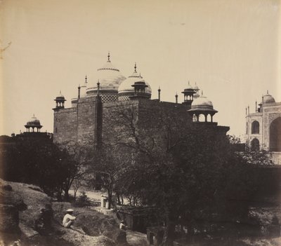 Taj Mahal, vista trasera de la casa de descanso, con figura, c. 1858-1862 de John Murray
