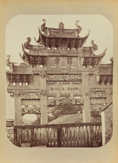 Puerta de templo, Shanghái de John Thomson