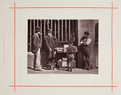 El limpiabotas dramático de John Thomson