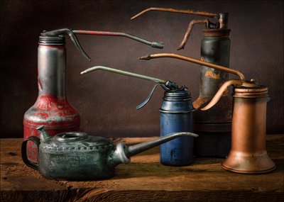 Colección de latas de aceite antiguas de Jon  Kinney