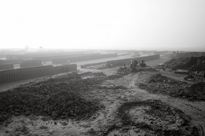 Fábricas de ladrillos en Calcuta, India, 2016 (foto) de Jon Nicholson