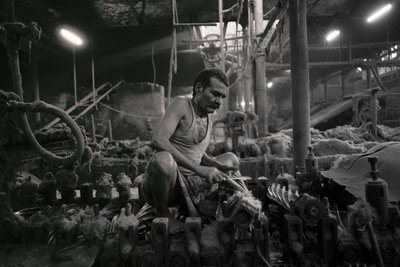 Fábrica de yute, Calcuta, India, 2017 (foto) de Jon Nicholson