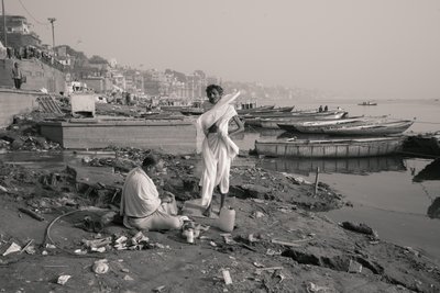 Manikarnika Ghat, Benarés, 2016 (foto) de Jon Nicholson
