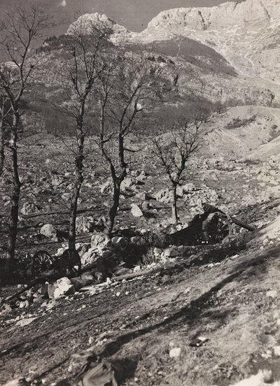 Zona de guerra (foto en b/n) de Josef Zohles