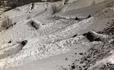 Trincheras en la nieve de Josef Zohles