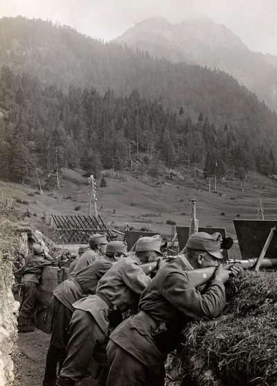 Álbum "Meine weltkriegs - Erinnerungen South-West Front (Carintia, Italia, Tirol del Sur) 31/03/1915-12/11/1918 - Josef Zohles Wien": soldados en las trincheras de Josef Zohles