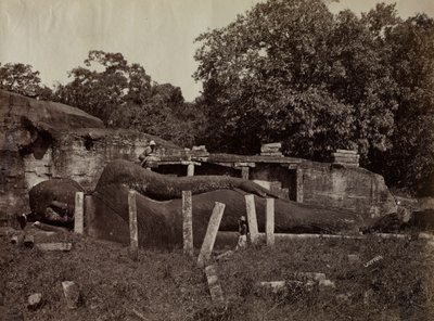 The Paranirvana of Buddha, Gal Vihara, Polonnaruva, Ceylon de Joseph Lawton