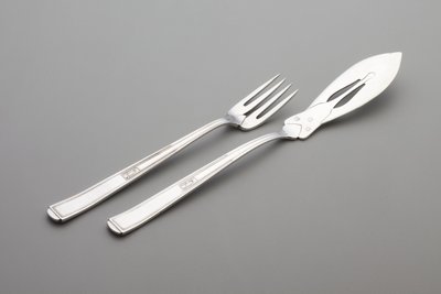 Dos piezas de cubertería "Muster Nr. 2000": 1 cuchillo de pescado de Joseph Maria Olbrich