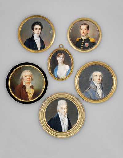 Un joven oficial, con abrigo verde oscuro con cuello verde claro y charreteras doradas, llevando la estrella de pecho de la Orden Real de España de Joseph Marie Bouton