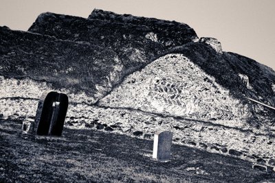 Old Churchyard, 2015 (fotografía) de Joy Lions