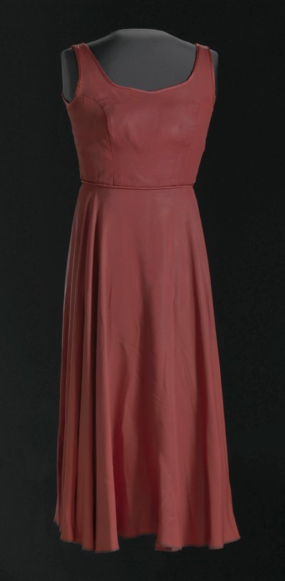 Vestido de disfraz para Dama en Rojo de for colored girls... en Broadway, 1976-1978 de Judy Dearing