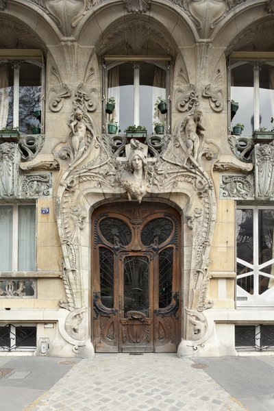 Puerta de entrada al 29 de la avenida Rapp en el 7º distrito de París, arquitectura art nouveau de Jules Lavirotte