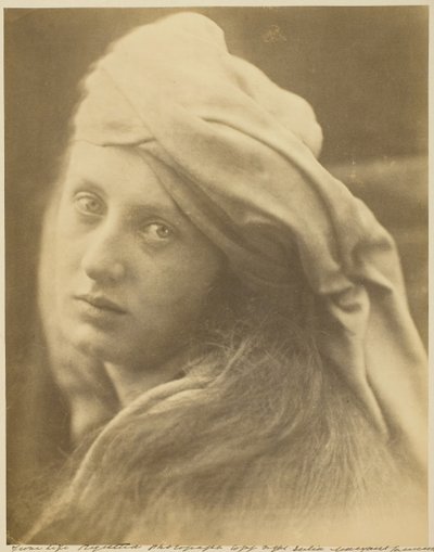 Un estudio de Beatrice Cenci de Julia Margaret Cameron
