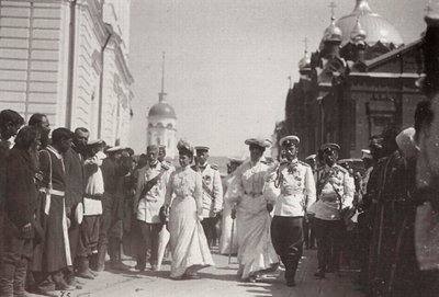 La familia real rusa visitando el Monasterio de Sarov, Rusia, 1903 de K. von Hahn