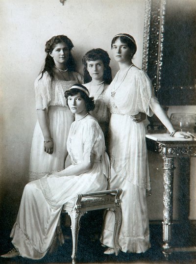 Las cuatro hijas del Zar Nicolás II de Rusia, 1910s de K. von Hahn