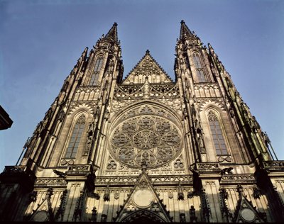 Fachada de la Catedral de San Vito de Kamil and Mocker, J. Hilbert