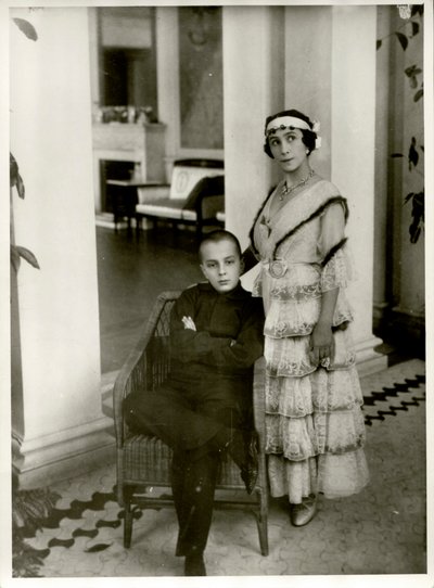 Mathilde Kschessinska 1872-1971 con su hijo Vladimir de Karl Karlovich Bulla