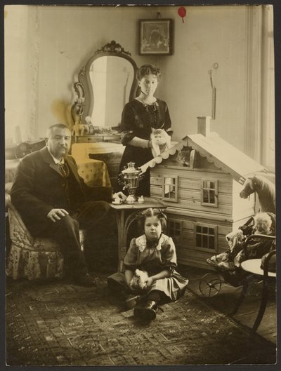 Alexander Kuprin [famoso escritor ruso] con su familia de Karl Karlovitz Bulla