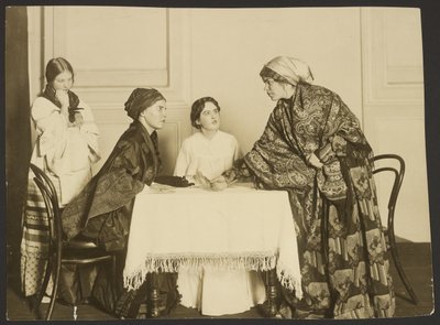 Escuela Secundaria Femenina de San Petersburgo, Obra de Gogol "El Matrimonio" de Karl Karlovitz Bulla