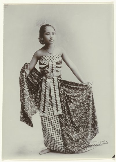 Retrato de estudio de un bailarín javanés retrato, de, un, joven, mujer javanesa, en, sarong de Kassian Cephas