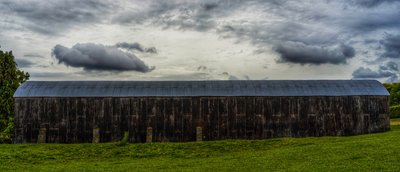 Long Old Barn II, 2020 (foto) de Katha Wood