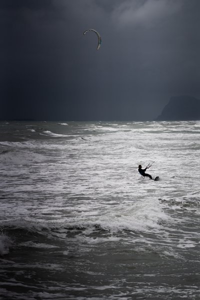 Silver Surfing, 2021 (foto) de Katha Wood