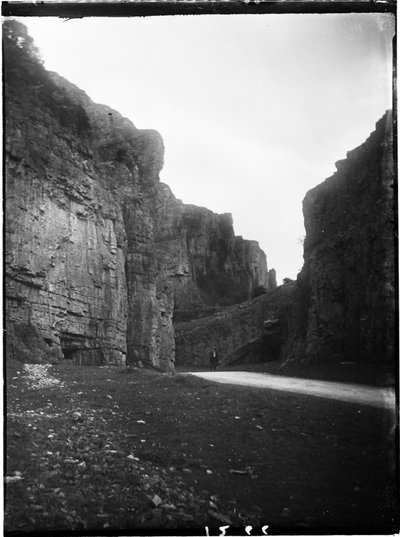 Garganta de Cheddar, Cliff Road, Cheddar, Sedgemoor, Somerset, 22/05/1907 (foto en blanco y negro) de Katherine Jean Macfee