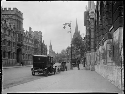 High Street, Oxford, Oxfordshire, 22/04/1924 (foto b/n) de Katherine Jean Macfee