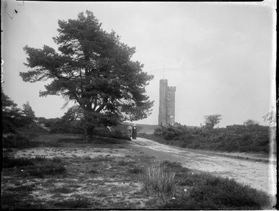 Torre Leith Hill, Leith Hill, Wotton, Mole Valley, Surrey, 25/05/1912 (foto b/n) de Katherine Jean Macfee
