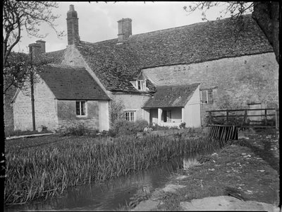 Mill Cottage, Swinbrook, Swinbrook y Widford, Oxfordshire de Katherine Jean Macfee