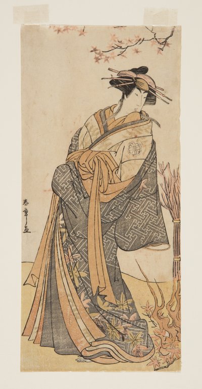 El actor Segawa Tomisaburo II como una alta cortesana de pie en una habitación (grabado en madera en color) de Katsukawa Shunsho