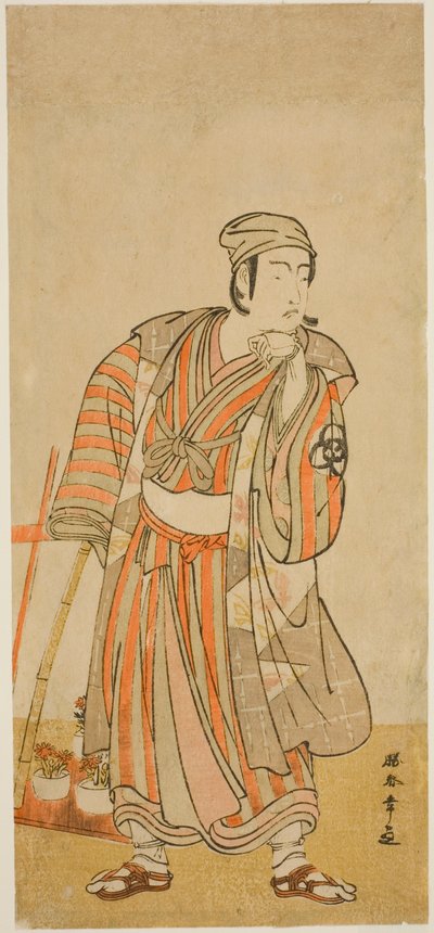 El actor Bando Mitsugoro I como Taira no Tadamori disfrazado de vendedor de plantas en maceta en la obra Sakuya Kono Hana no Kaomise, representada en el Teatro Nakamura en el undécimo mes, 1776 de Katsukawa Shunsho