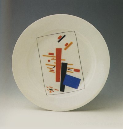 Plato con decoración suprematista de Kazimir Severinovich Malevich