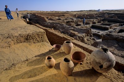 Antiguo asentamiento, Misión Francesa, Reino Antiguo de Egipto; Oasis de Dakhla; Balat; Egipto de Kenneth Garrett
