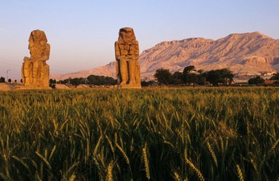 Colosos de Memnon; Amenhotep III; de Kenneth Garrett