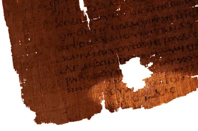 Detalle de la página final del Evangelio de Judas, la última línea del texto reza "El Go..., 2006 (foto) de Kenneth Garrett