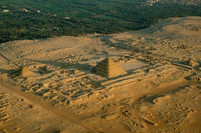 Egipto; Arqueología; Reino Antiguo; Saqqara; Pirámide de Djoser, Pirámide Escalonada, III Dinastía de Kenneth Garrett