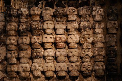 Grandes Aztecas, MM7677, Ciudad de México, México, Museo del Templo Mayor, Fotos del sitio, Tzom..., 2008 (foto) de Kenneth Garrett