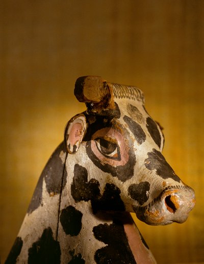 Cabeza de diosa bovina; Amenhotep II; KV35; Valle de los Reyes, 2009 (foto) de Kenneth Garrett