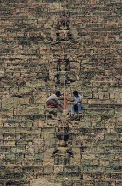 Escalera heiroglífica; Templo 26,Maya, Copán, Honduras, periodo Clásico de Kenneth Garrett